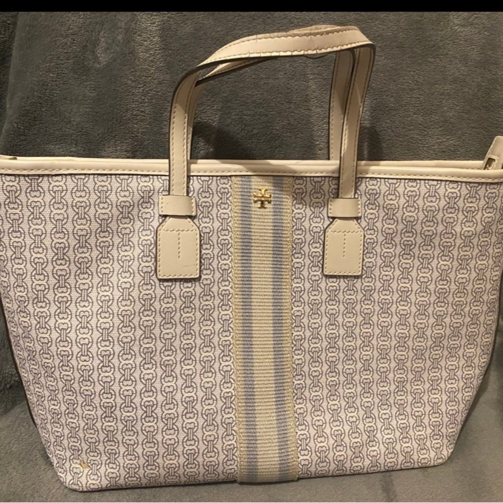 Tory Burch Small Gemini Link Coated Canvas Tote. Color: New Ivory